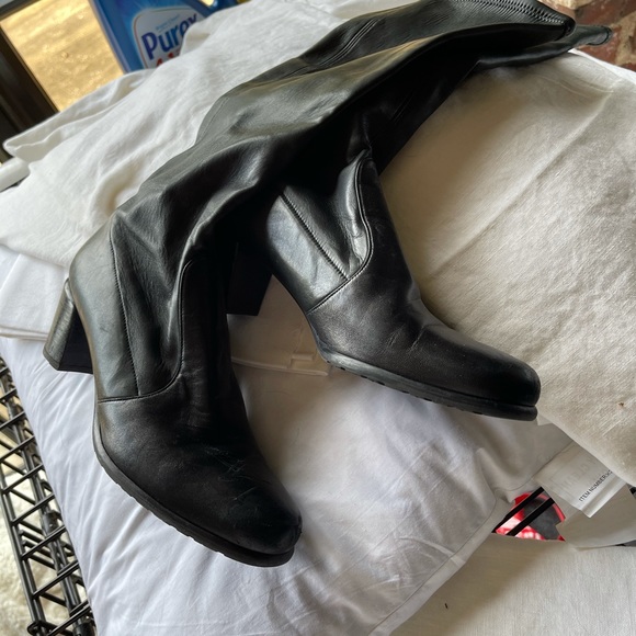 Stuart Weitzman boots - Picture 6 of 8